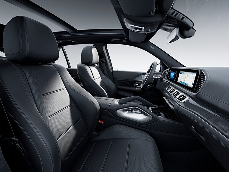 El interior de la Mercedes-Benz GLE con la línea AMG Line.