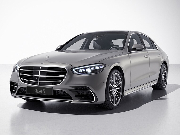 El exterior del Clase S Sedán de Mercedes-Benz con la línea AMG Line.