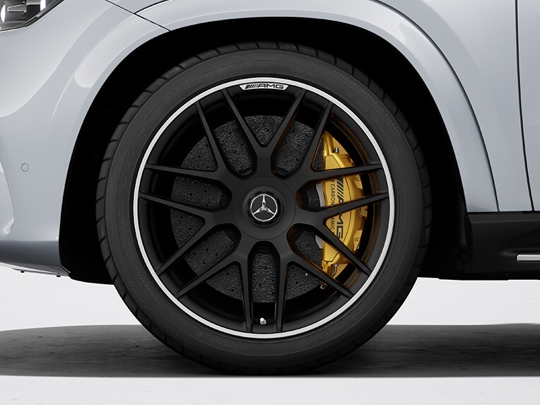 Las llantas de aleación AMG de 21" en diseño de radios dobles para la nueva Mercedes-AMG GLE Coupé.