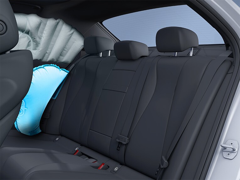 Una ilustración del funcionamiento de los airbags laterales de la parte trasera en la Mercedes-Benz GLE.