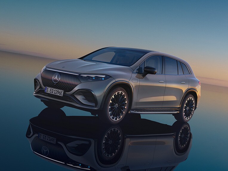 La imagen muestra el EQS SUV de Mercedes-Benz.